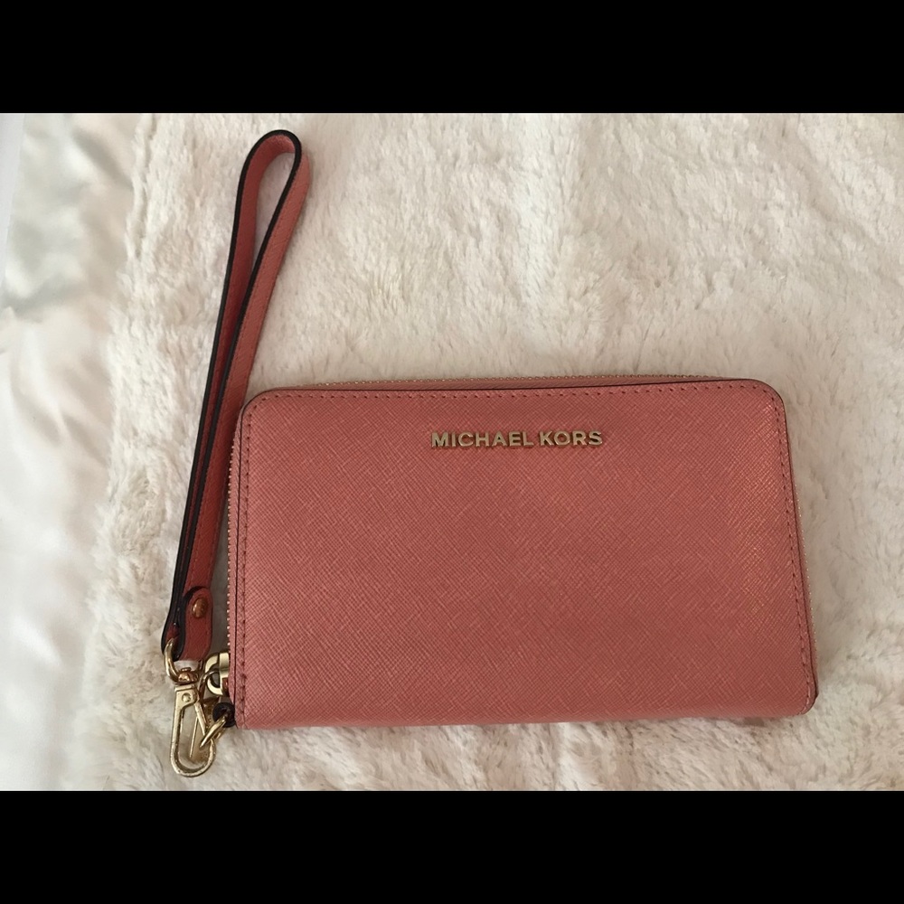 Micheal kors Wallet/wrestling peach color